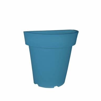 pot-de-fleurs-plastique-extravase-demi-bleu-pastel-Les-Serruriers-du-Paysage